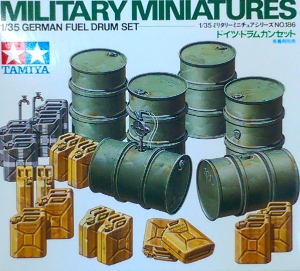 Юc35186 1/35 GERMAN FUEL DRUM SET