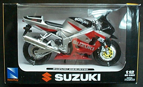 SUZUKI GSX-R750 